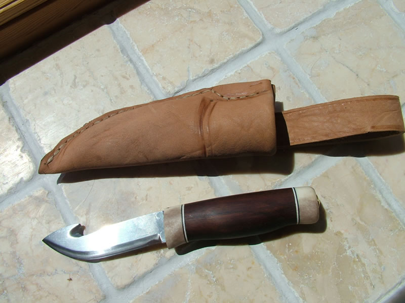 Le banc fustier : Couteau dépeceur manche bois de renne et palissandre