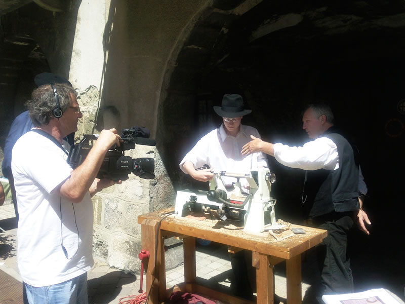 Le banc fustier : Andréas MARTIN interviewe à la fête du terroir à saint Bonnet le 8 aout 2010